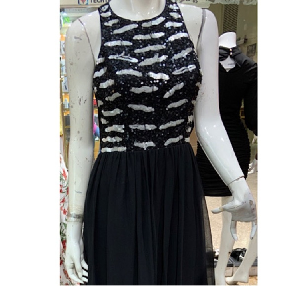 NWOT Adrianna Papell Black with sequin Racerback  Long Maxi  Prom Wedding Dress